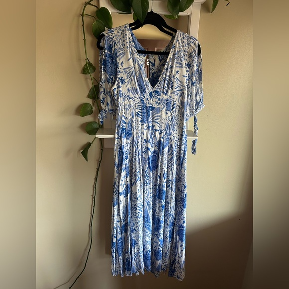 FREE PEOPLE Tropical Blue and White Fit & Flare Midi Dress - Picture 9 of 15